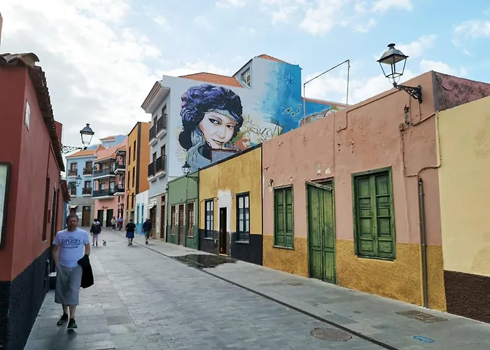 Charming Puerto Cruz, Terrace & Pool Access アパート