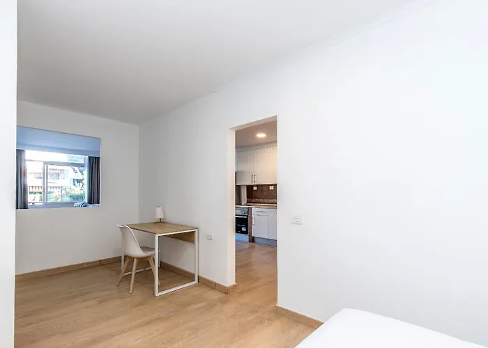 Charming Puerto Cruz, Terrace & Pool Access