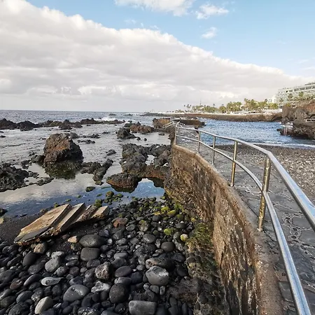 Charming Puerto Cruz, Terrace & Pool Access 아파트 푸에르토 드 라 크루즈